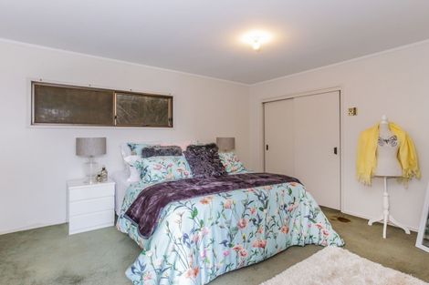 Photo of property in 35 Pluto Place, Beach Haven, Auckland, 0626