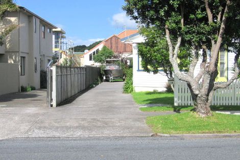 Photo of property in 2/4 Eastern Beach Road, Eastern Beach, Auckland, 2012