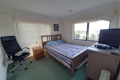 Photo of property in 20 Oban Road, Browns Bay, Auckland, 0630