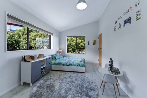 Photo of property in 1 Mohua Street, Waikanae, 5036