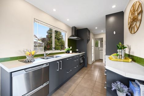 Photo of property in 33 Exeter Street, Glenview, Hamilton, 3206