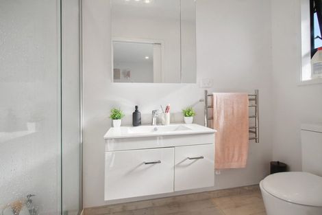 Photo of property in 1 Poutawa Lane, Clarks Beach, 2122