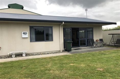 Photo of property in 210b Mcleod Street, Camberley, Hastings, 4120