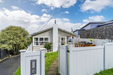 Photo of property in 1/982 East Coast Road, Northcross, Auckland, 0632