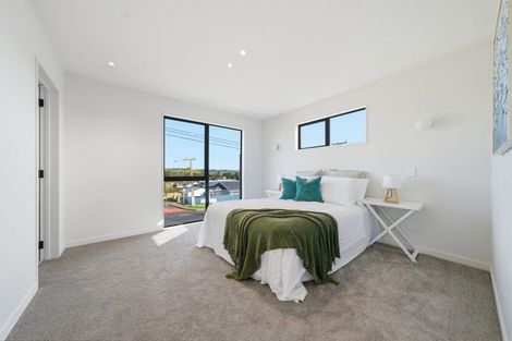 Photo of property in 31 Wallace Road, Mangere Bridge, Auckland, 2022