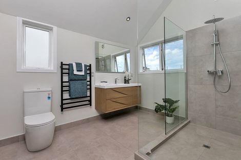 Photo of property in 1/4 Denby Lane, Northcote Point, Auckland, 0627