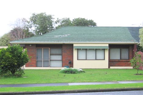 Photo of property in 1/11 Kurnell Drive, Botany Downs, Auckland, 2010