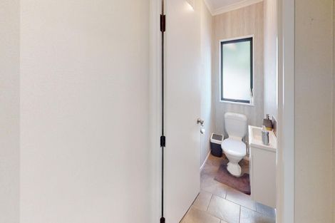 Photo of property in 3 Abby Road, Fitzherbert, Palmerston North, 4410