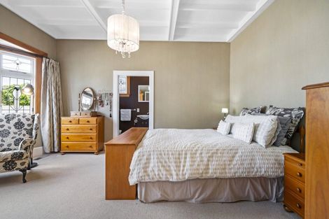 Photo of property in 77 Limbrick Street, Terrace End, Palmerston North, 4410