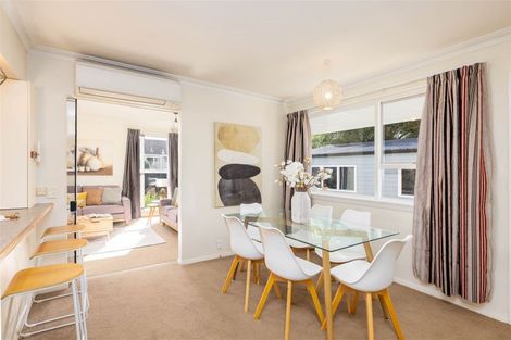 Photo of property in 6 Oldham Crescent, Halswell, Christchurch, 8025