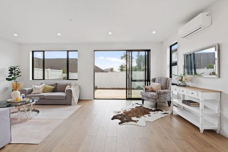 Photo of property in 4 Auden Close, Somerville, Auckland, 2014