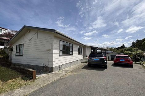 Photo of property in 3 Fenchurch Grove, Stokes Valley, Lower Hutt, 5019