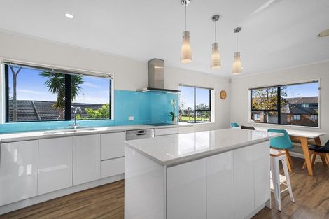 Photo of property in 20 Matisse Drive, West Harbour, Auckland, 0618