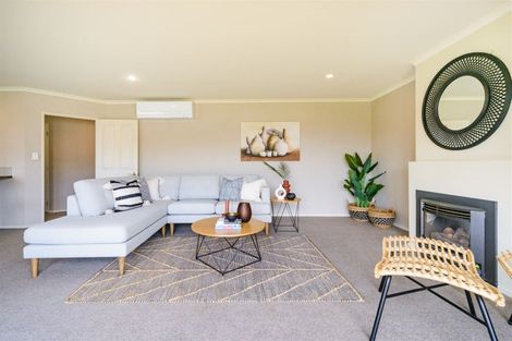 Photo of property in 2 Varsity Heights, Fitzherbert, Palmerston North, 4410