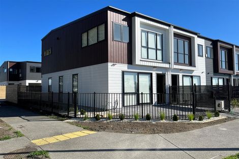 Photo of property in 1 Aramata Road, Papakura, 2110