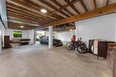 Photo of property in 77 Govett Avenue, Frankleigh Park, New Plymouth, 4310