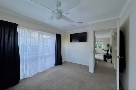 Photo of property in 15 Kowhai Grove, Raumati Beach, Paraparaumu, 5032