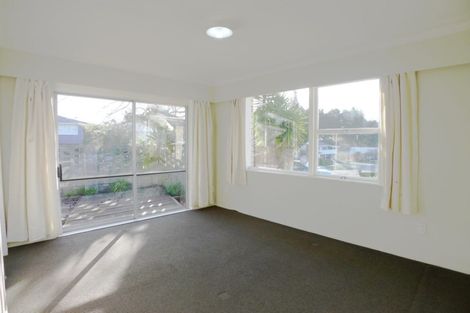 Photo of property in 1 Iorangi Place, Hillpark, Auckland, 2102
