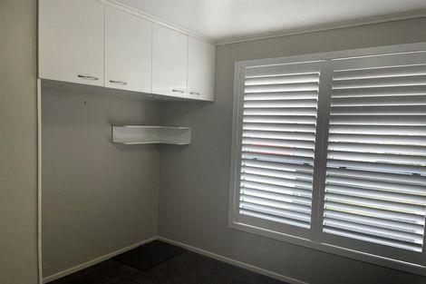 Photo of property in 8 Divich Avenue, Te Atatu South, Auckland, 0610