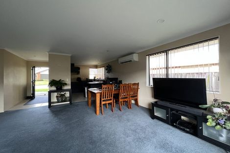 Photo of property in 8 Kirk Close, Rototuna, Hamilton, 3210