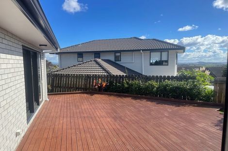 Photo of property in 28 Arrowsmith Drive, Clover Park, Auckland, 2019