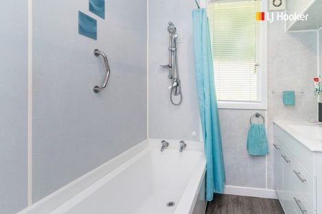 Photo of property in 96 Main South Road, Green Island, Dunedin, 9018