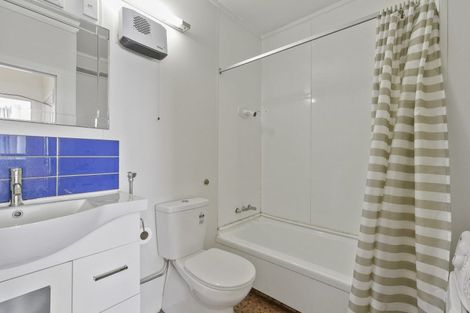 Photo of property in Hobson Court Flats, 11/70 Hobson Street, Thorndon, Wellington, 6011
