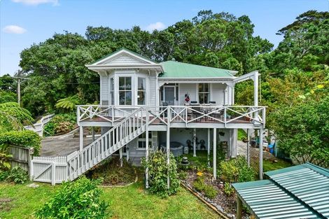 Photo of property in 196 Wade River Road, Wade Heads, Whangaparaoa, 0932