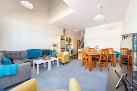 Photo of property in Metro Apartments, 5/220 Thorndon Quay, Pipitea, Wellington, 6011