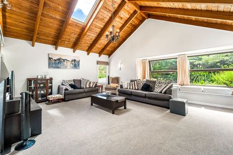 Photo of property in 12 Hobbs Road, Matakatia, Whangaparaoa, 0930