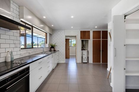 Photo of property in 704 Hawkins Road, Marshland, Christchurch, 8051