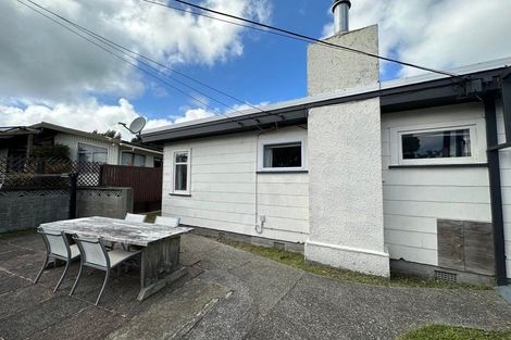 Photo of property in 28 Gavin Road, Raumati Beach, Paraparaumu, 5032