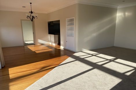 Photo of property in 43 Grassways Avenue, Pakuranga, Auckland, 2010