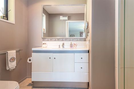 Photo of property in 37 Corfe Street, Ilam, Christchurch, 8041