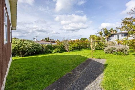 Photo of property in 1 Braemar Road, Rothesay Bay, Auckland, 0630