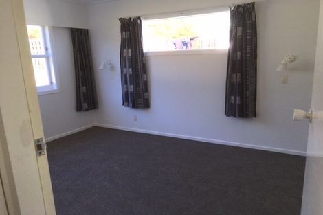 Photo of property in 14 Carluke Street, Paparangi, Wellington, 6037