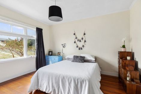 Photo of property in 3 Te Reinga View, Tawa, Wellington, 5028
