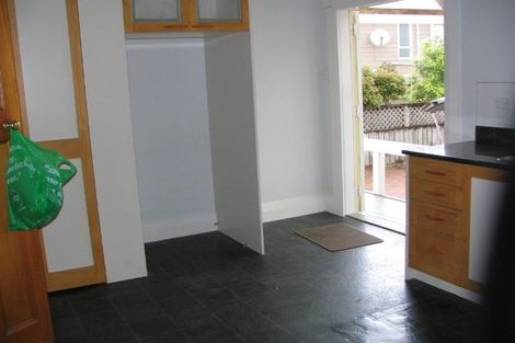 Photo of property in 27 Horotutu Road, Greenlane, Auckland, 1061