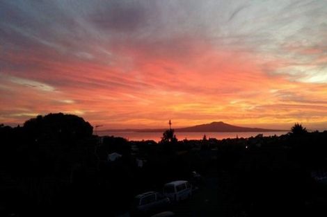 Photo of property in 57 Parr Terrace, Castor Bay, Auckland, 0620