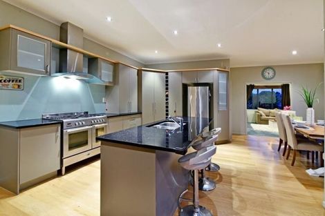 Photo of property in 5 Hornbill Drive, Fairview Heights, Auckland, 0632