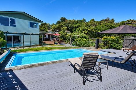 Photo of property in 7 Tui Terrace, Tawa, Wellington, 5028