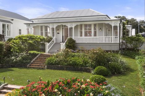 Photo of property in 7 King Edward Parade, Devonport, Auckland, 0624