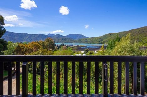 Photo of property in 17 Beach Place, Havelock, 7100