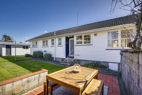 Photo of property in 1 James Cook Street, Havelock North, 4130