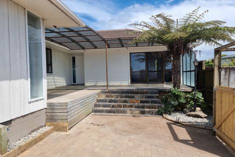 Photo of property in 19 Gossamer Drive, Pakuranga Heights, Auckland, 2010