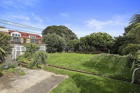 Photo of property in 62 Gover Street, New Plymouth, 4310