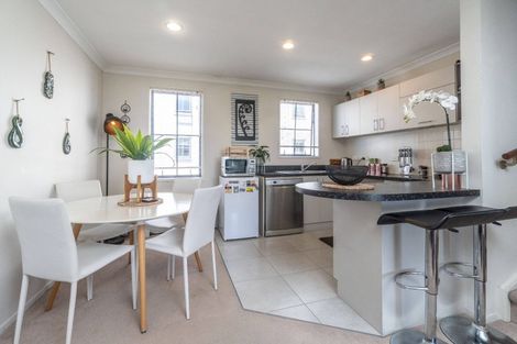 Photo of property in 11/97b Mokoia Road, Birkenhead, Auckland, 0626