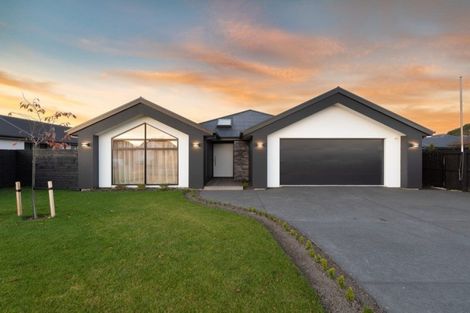 Photo of property in 40 Holiday Drive, Mairehau, Christchurch, 8052