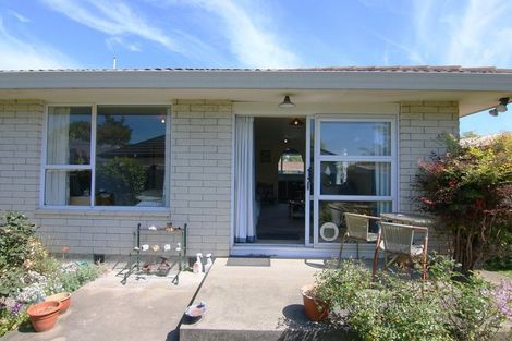 Photo of property in 1/18 Sawtell Place, Northcote, Christchurch, 8052