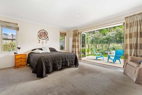 Photo of property in 5 Ernest Shackleton Place, Waiuku, 2123